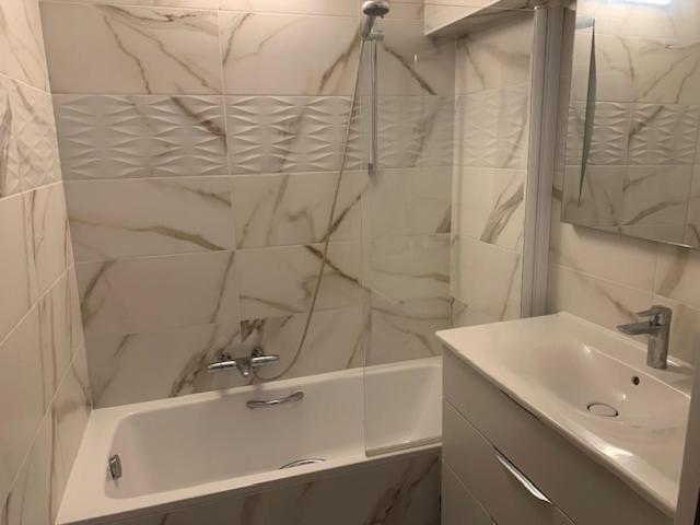 Sharp-Vacations Apartment Wenduine Bagian luar foto